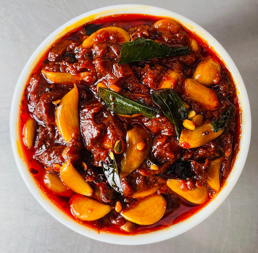 Vellulli Pachadi (Andhra Garlic Pickle)
